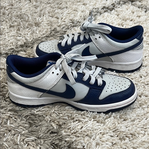 Nike Dunk Low White & Navy Brooklyn Nets Youth Sneakers. Size 5Y. - Picture 2 of 6